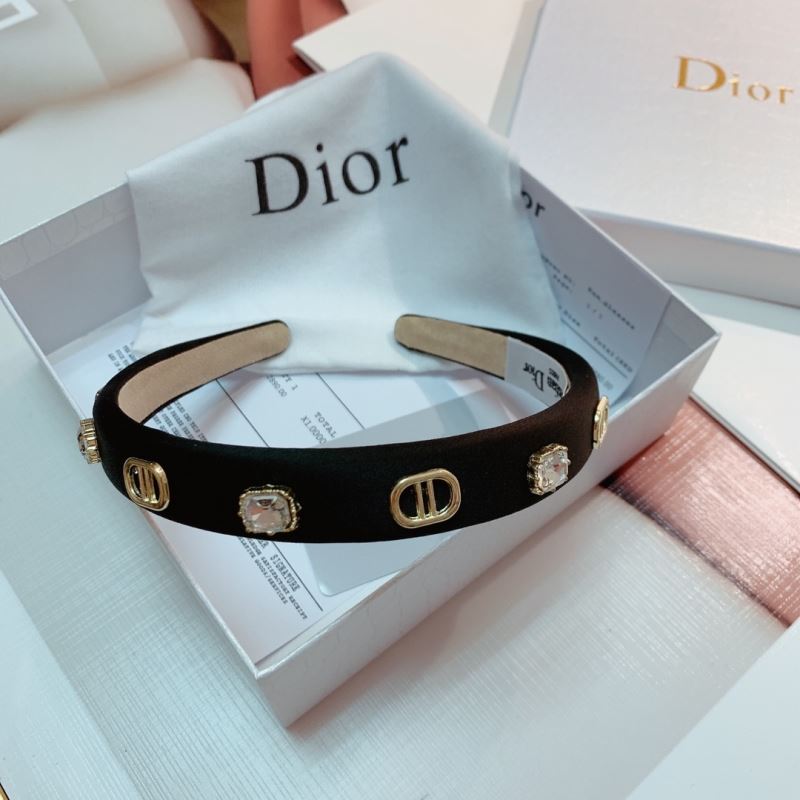 CHRISTIAN DIOR